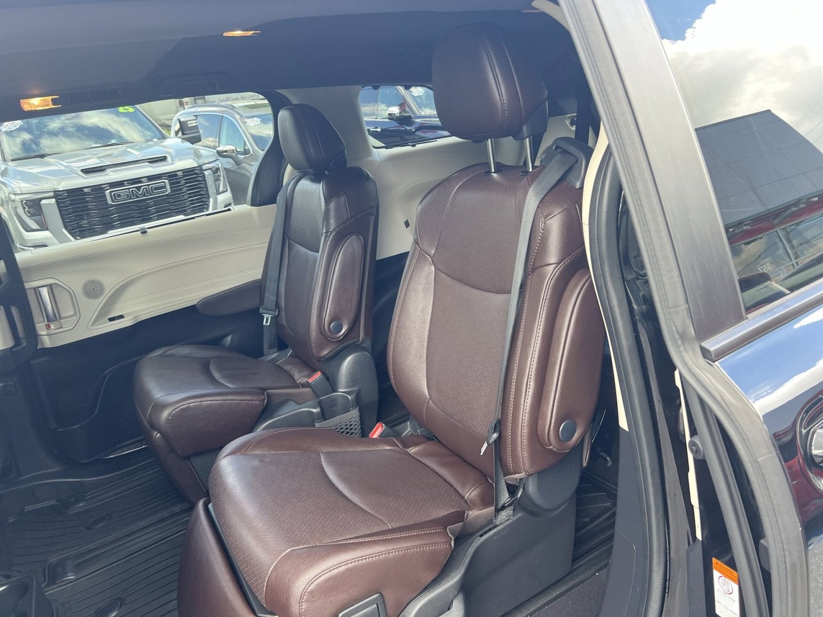 2024 Toyota Sienna Platinum