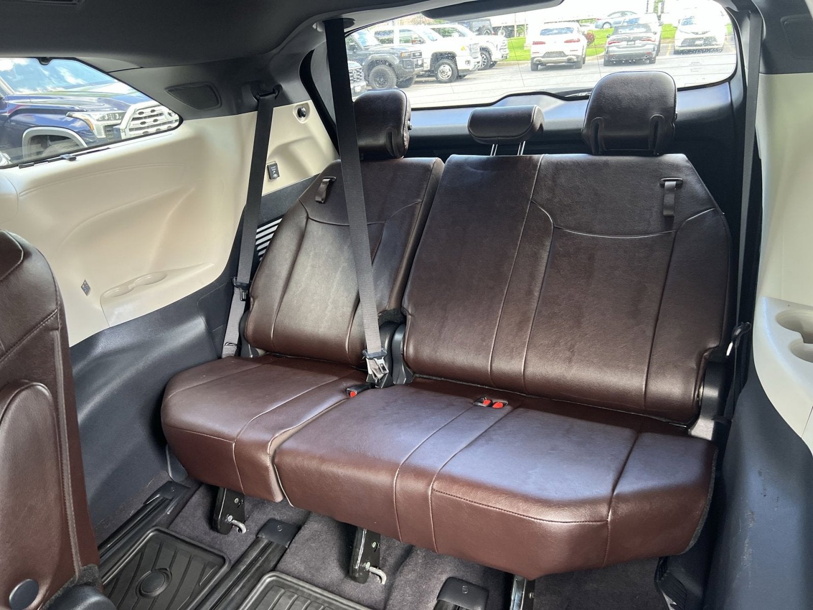 2024 Toyota Sienna Platinum