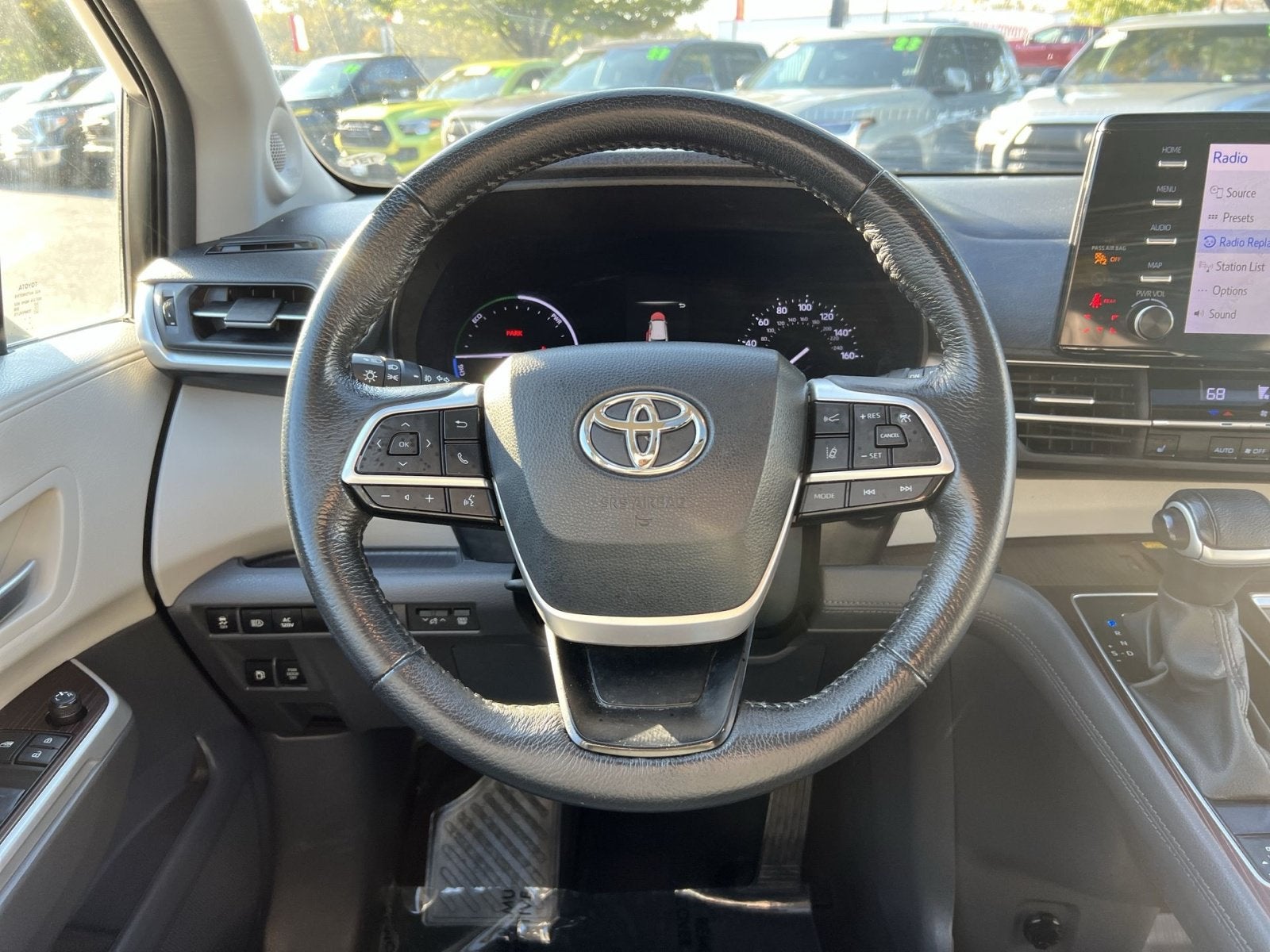 2024 Toyota Sienna XLE