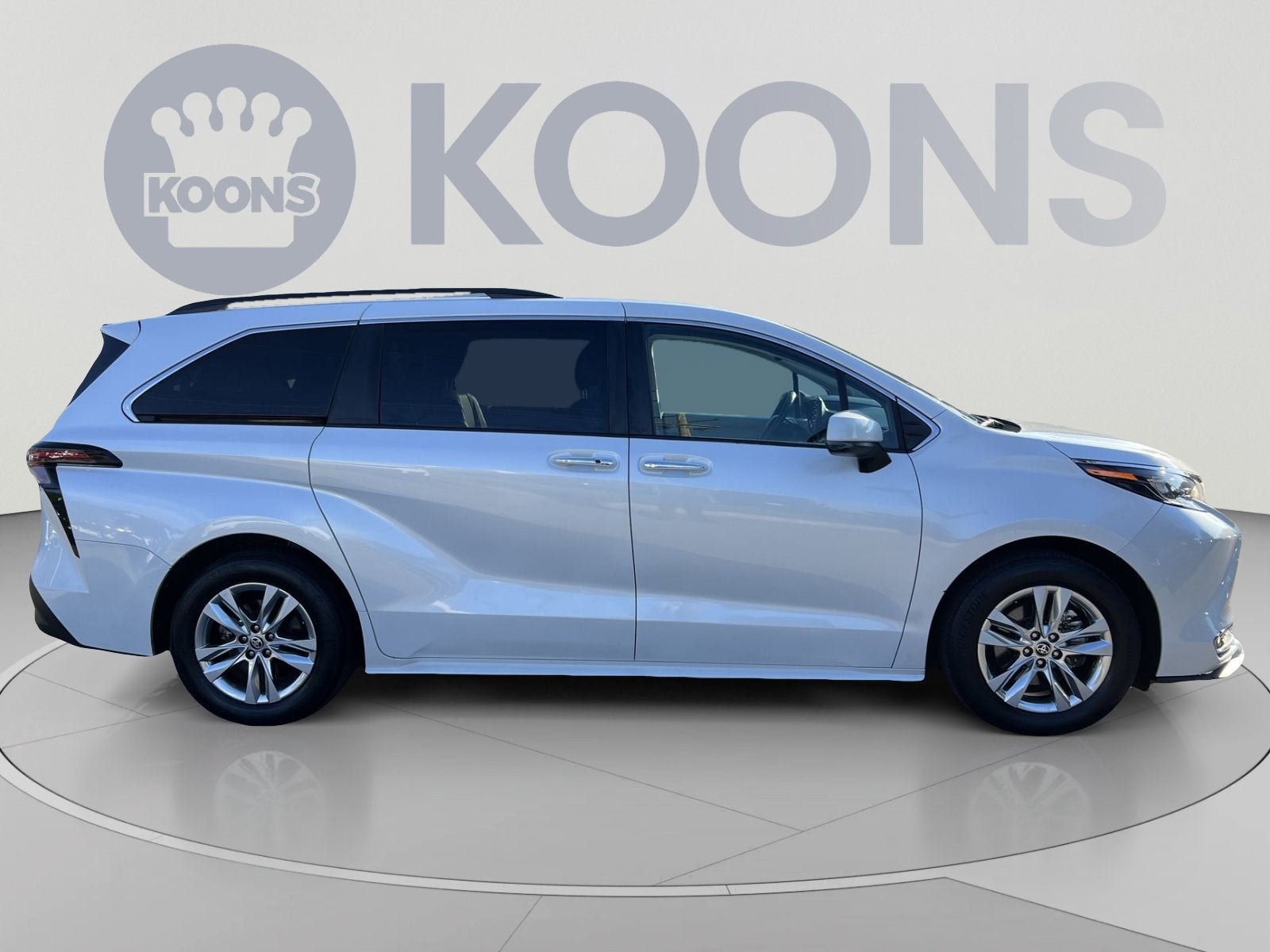 2024 Toyota Sienna XLE