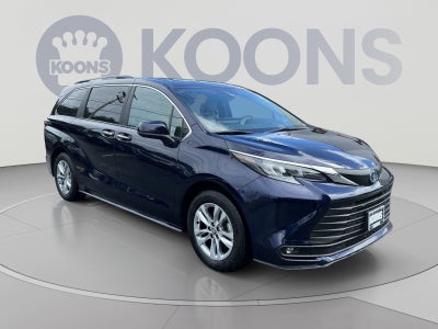 2025 Toyota Sienna XLE