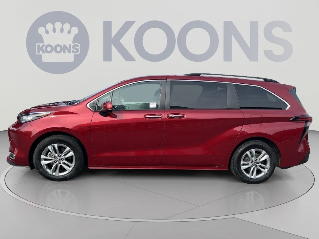 2022 Toyota Sienna XLE
