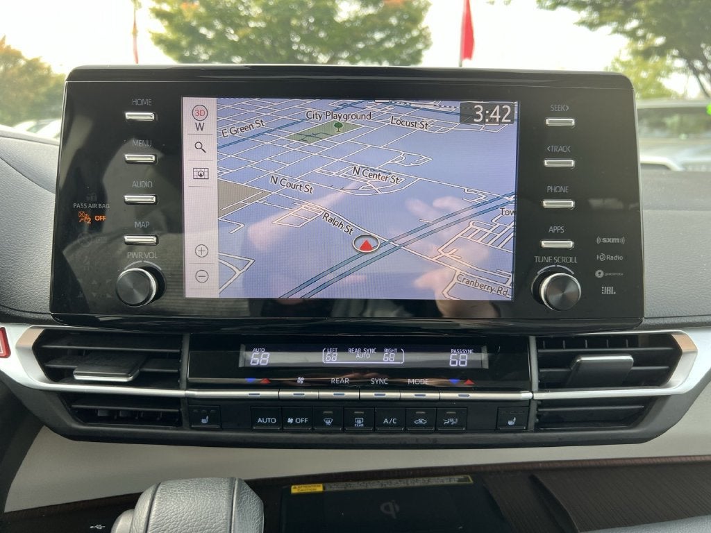 2022 Toyota Sienna XLE