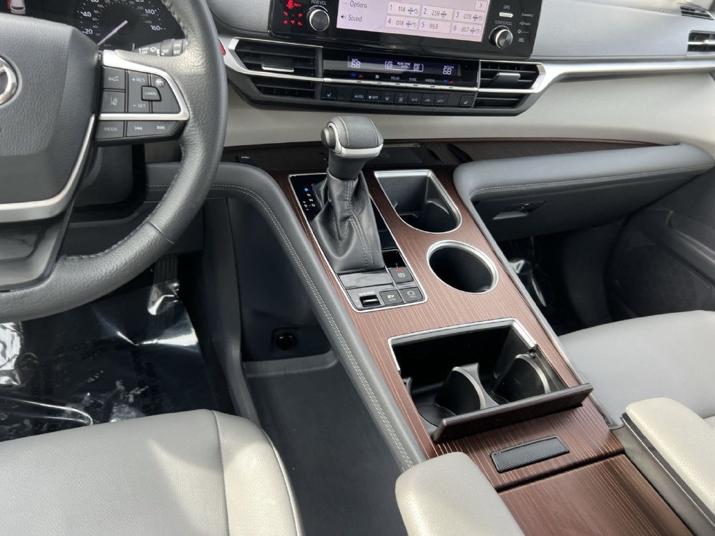 2022 Toyota Sienna XLE