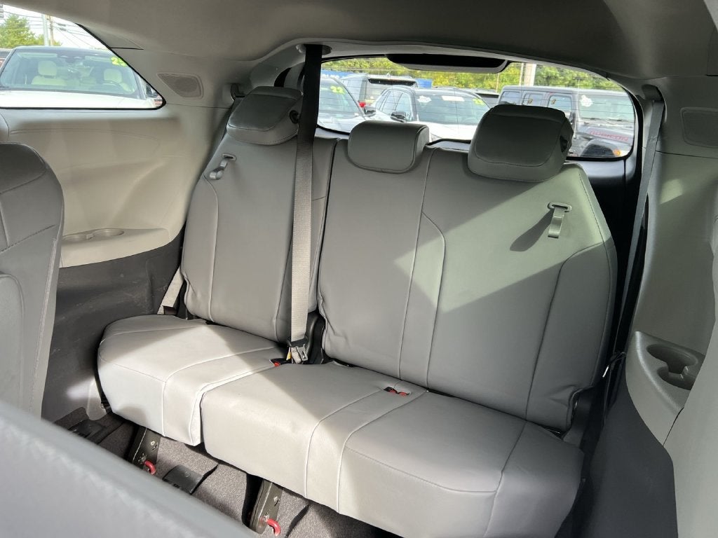 2022 Toyota Sienna XLE