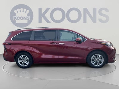 2022 Toyota Sienna XLE