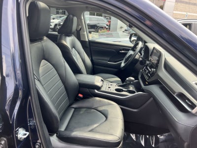 2025 Toyota Highlander XLE