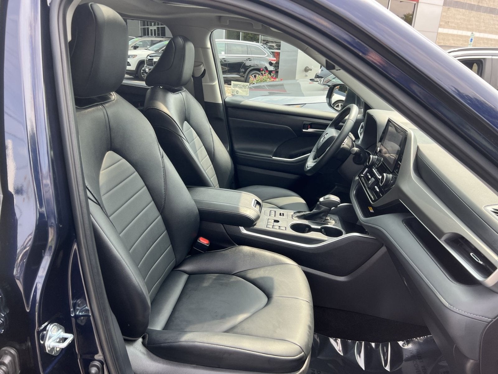 2025 Toyota Highlander XLE