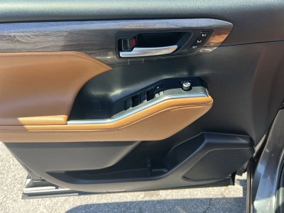2023 Toyota Highlander Platinum