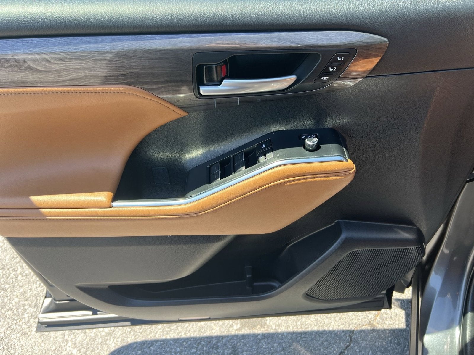 2023 Toyota Highlander Platinum