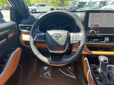 2023 Toyota Highlander Platinum