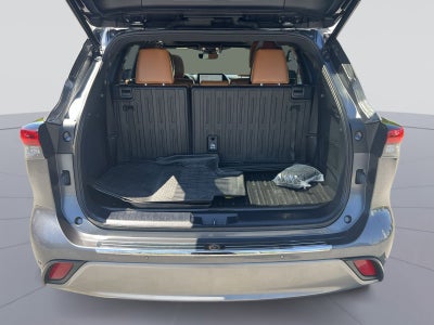 2023 Toyota Highlander Platinum