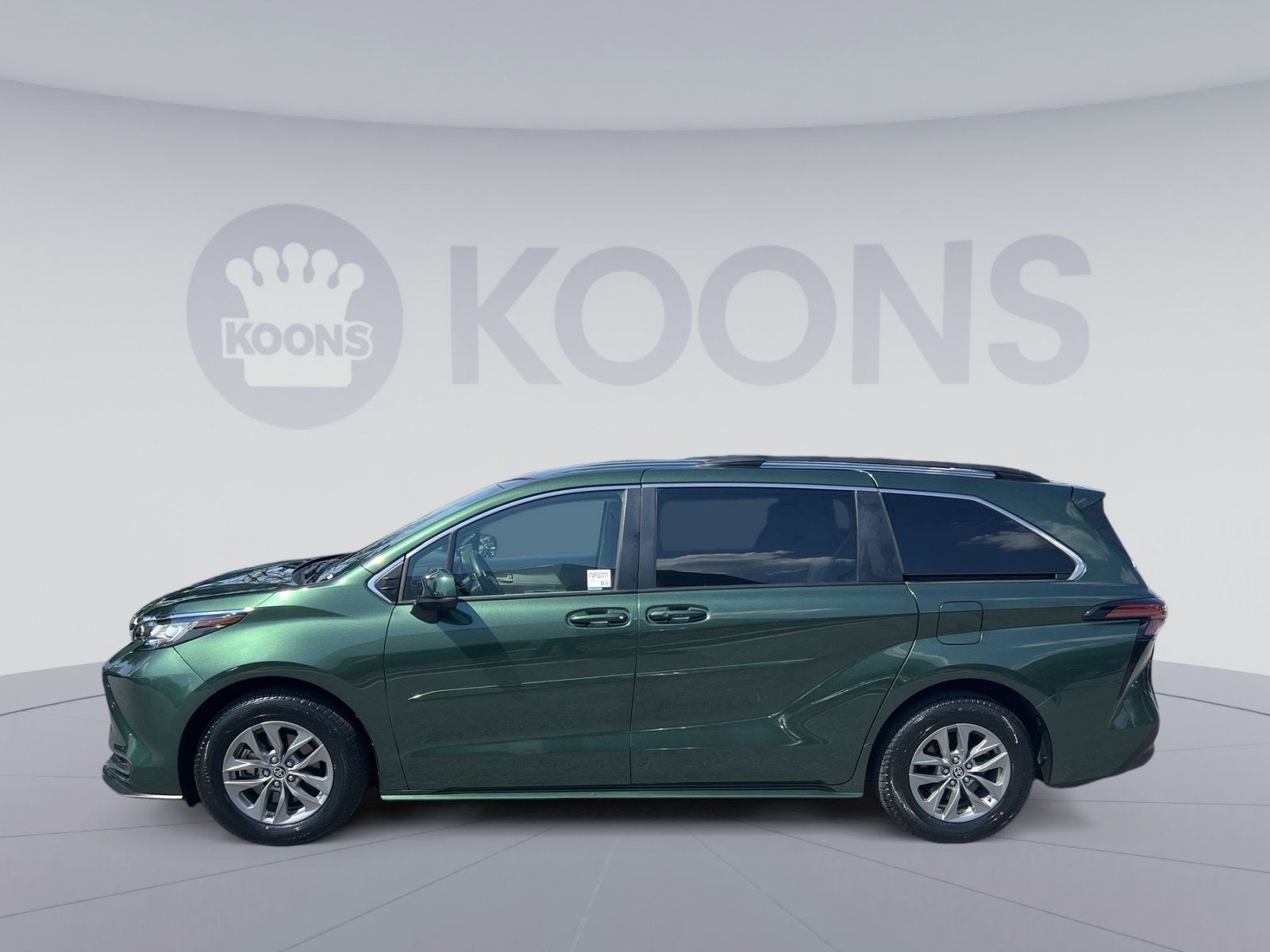 2022 Toyota Sienna LE