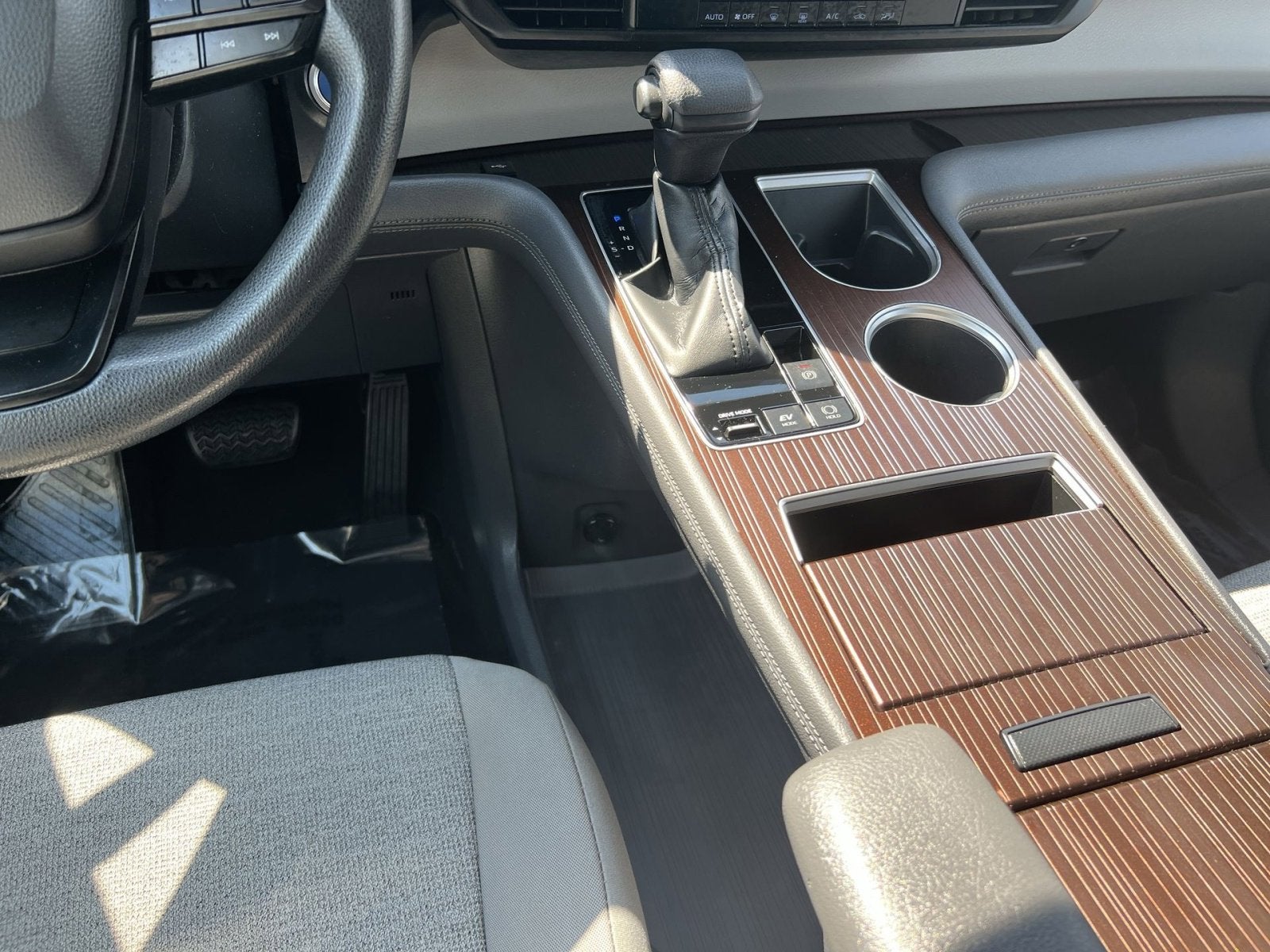 2022 Toyota Sienna LE