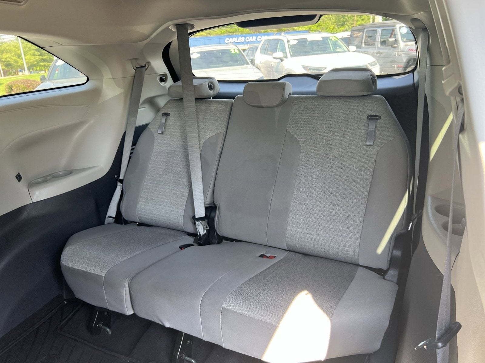 2022 Toyota Sienna LE