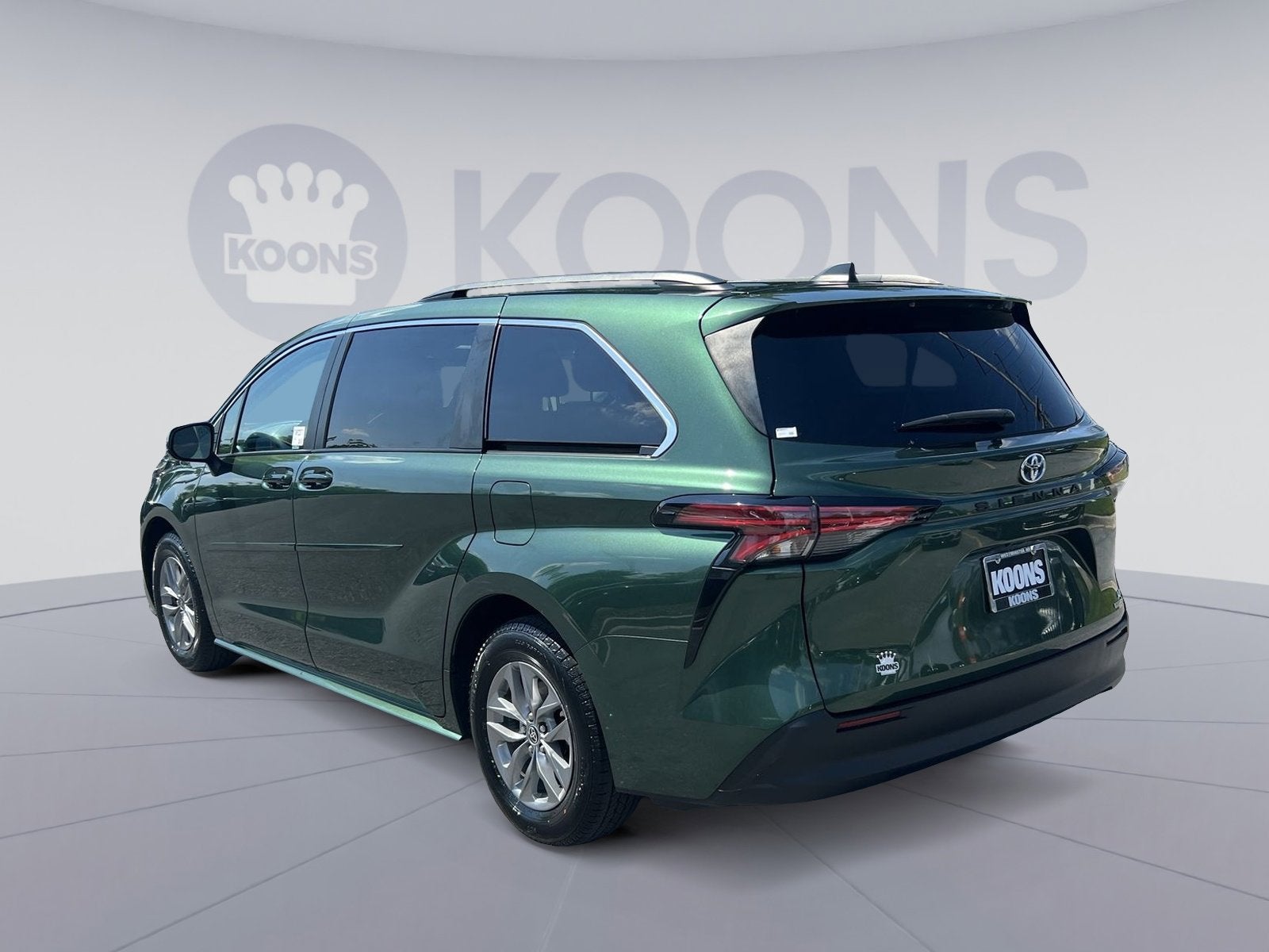 2022 Toyota Sienna LE