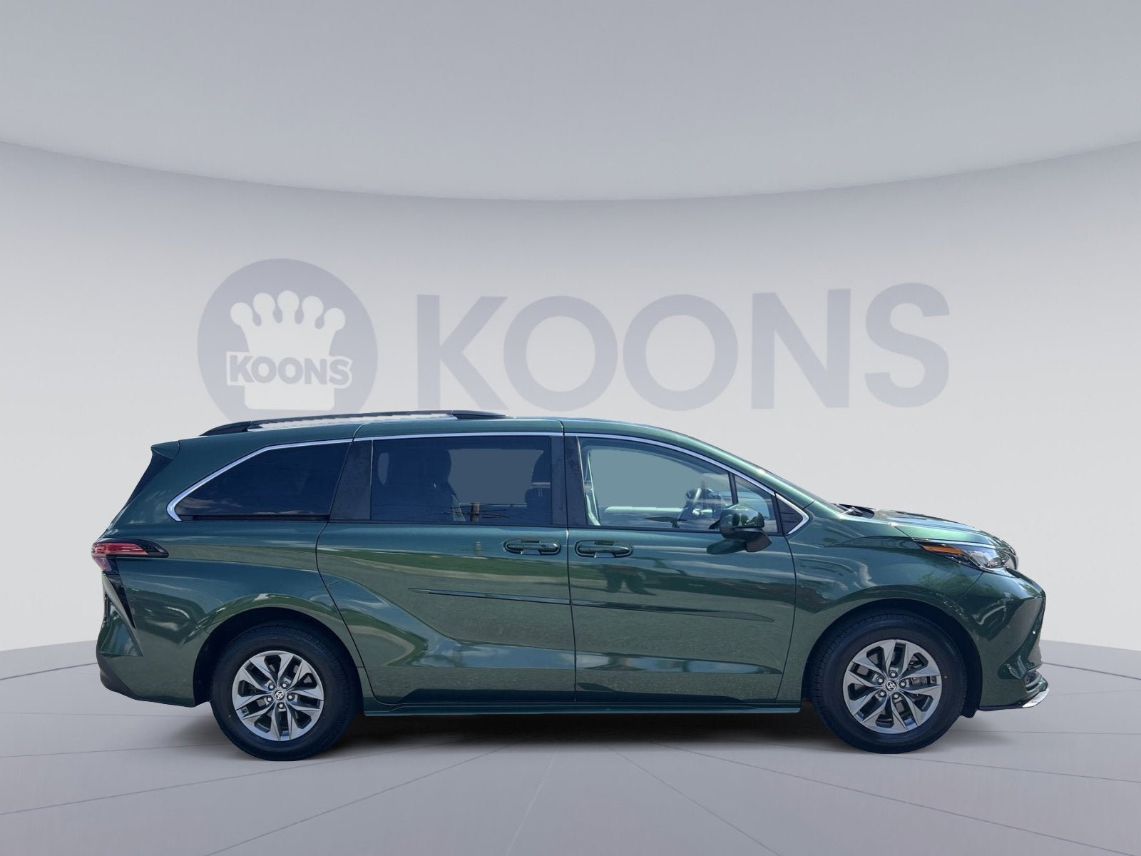2022 Toyota Sienna LE