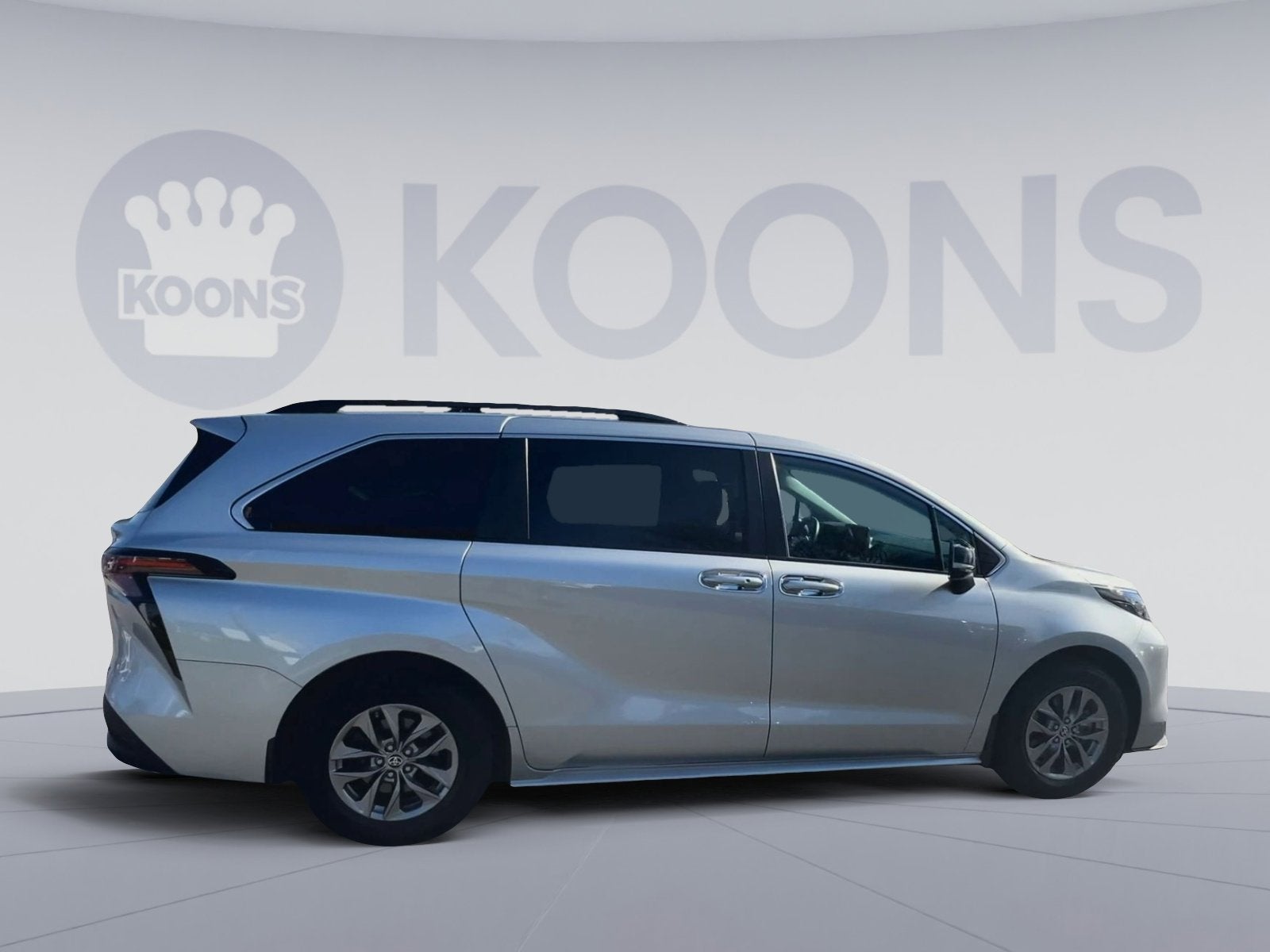 2023 Toyota Sienna LE