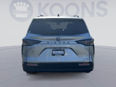 2023 Toyota Sienna LE