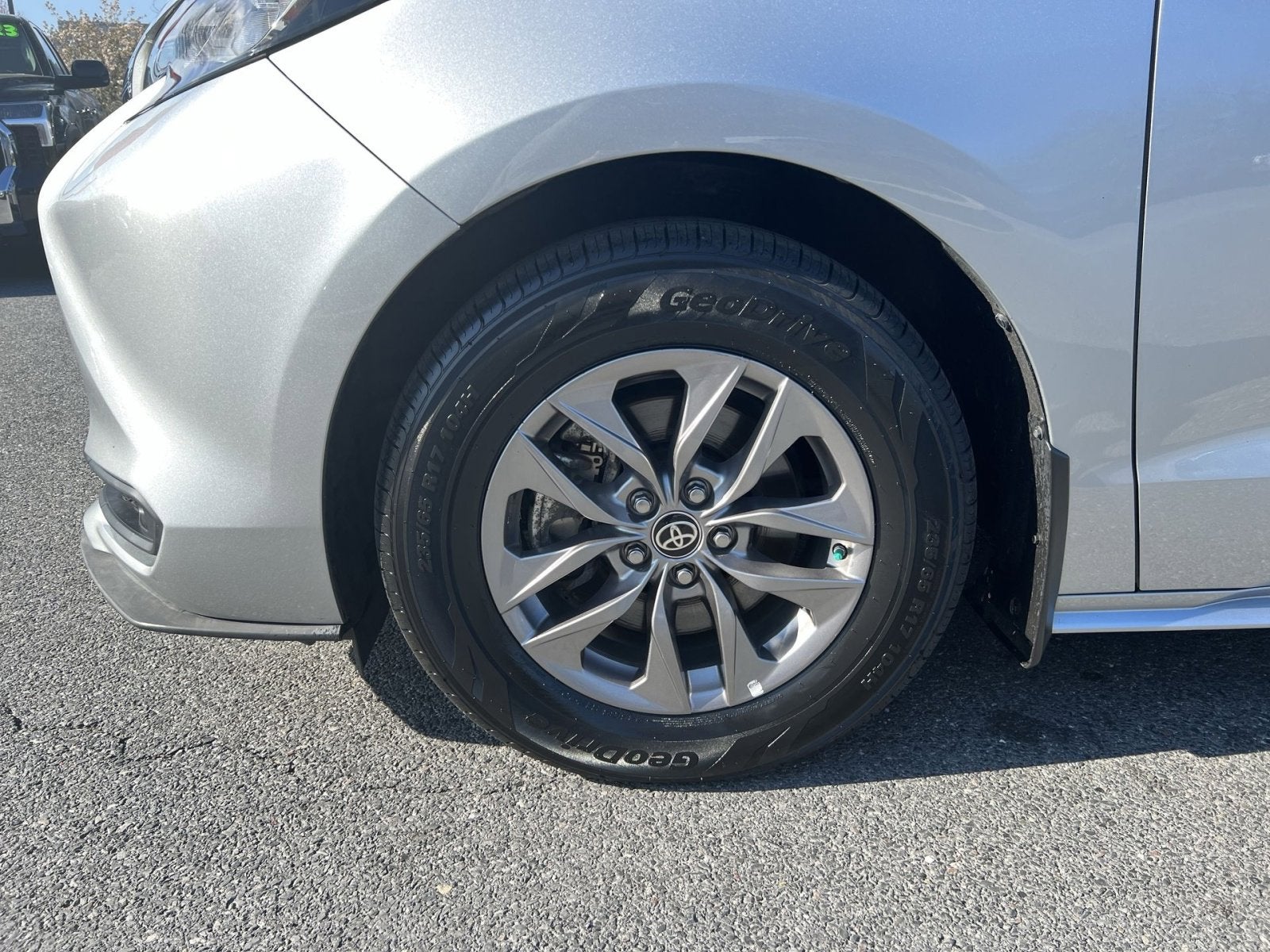 2023 Toyota Sienna LE