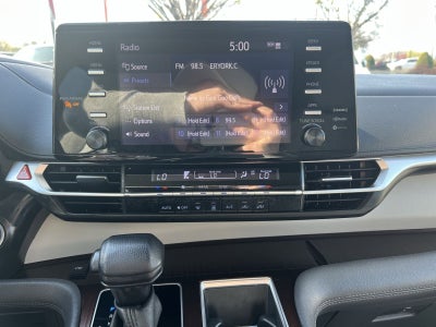 2023 Toyota Sienna LE