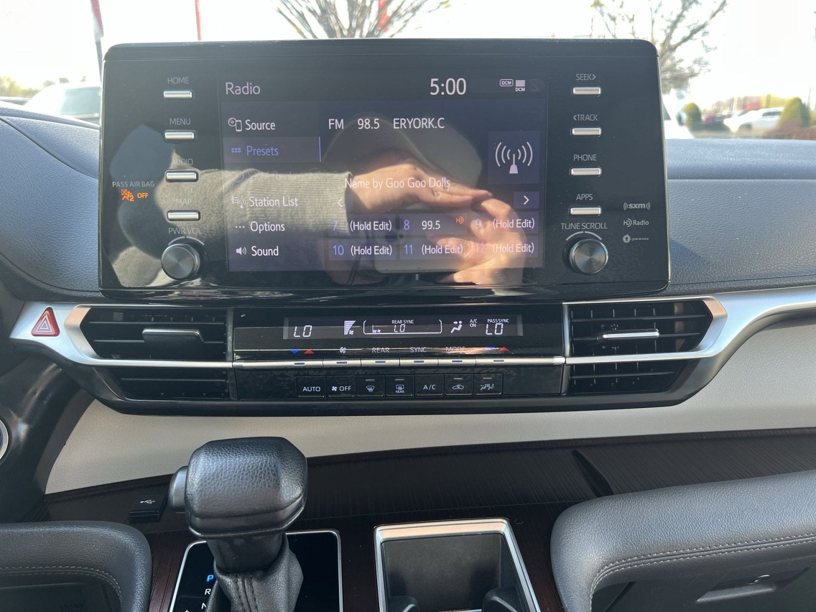 2023 Toyota Sienna LE