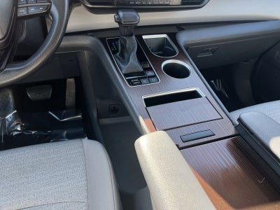 2023 Toyota Sienna LE