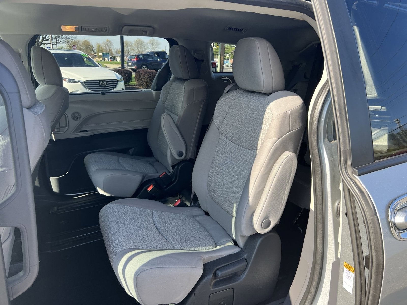 2023 Toyota Sienna LE