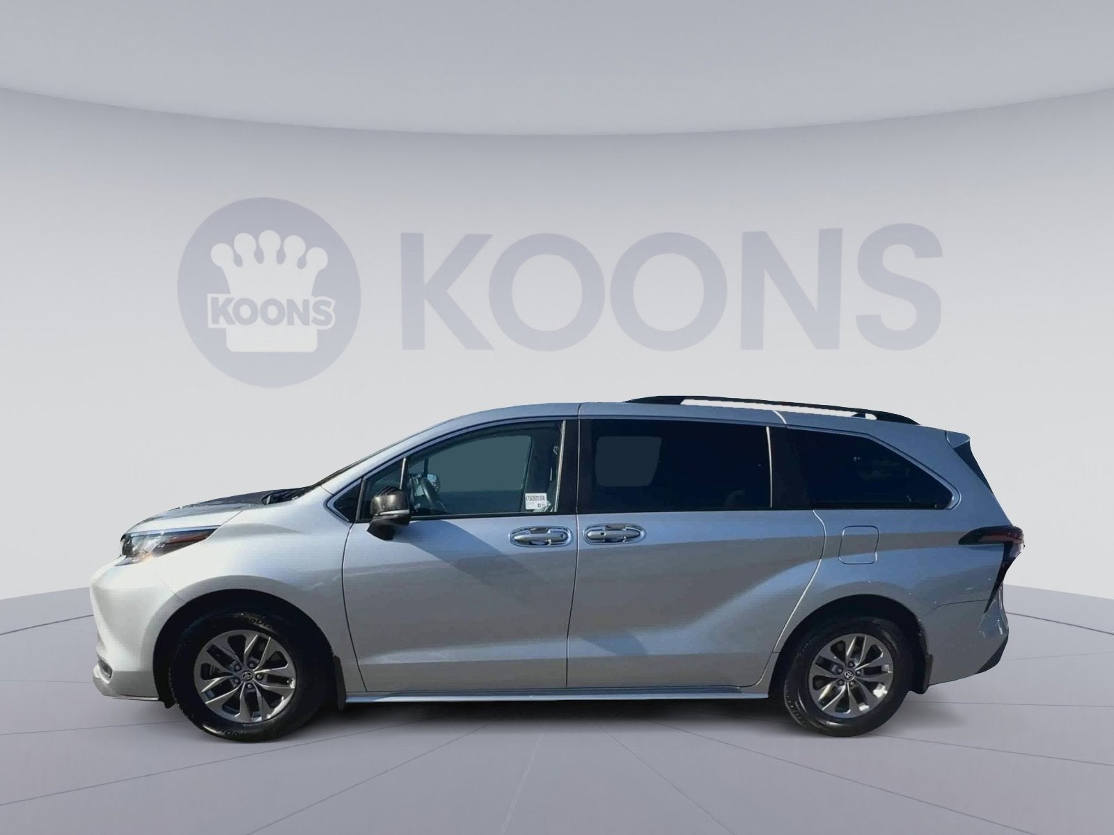 2023 Toyota Sienna LE