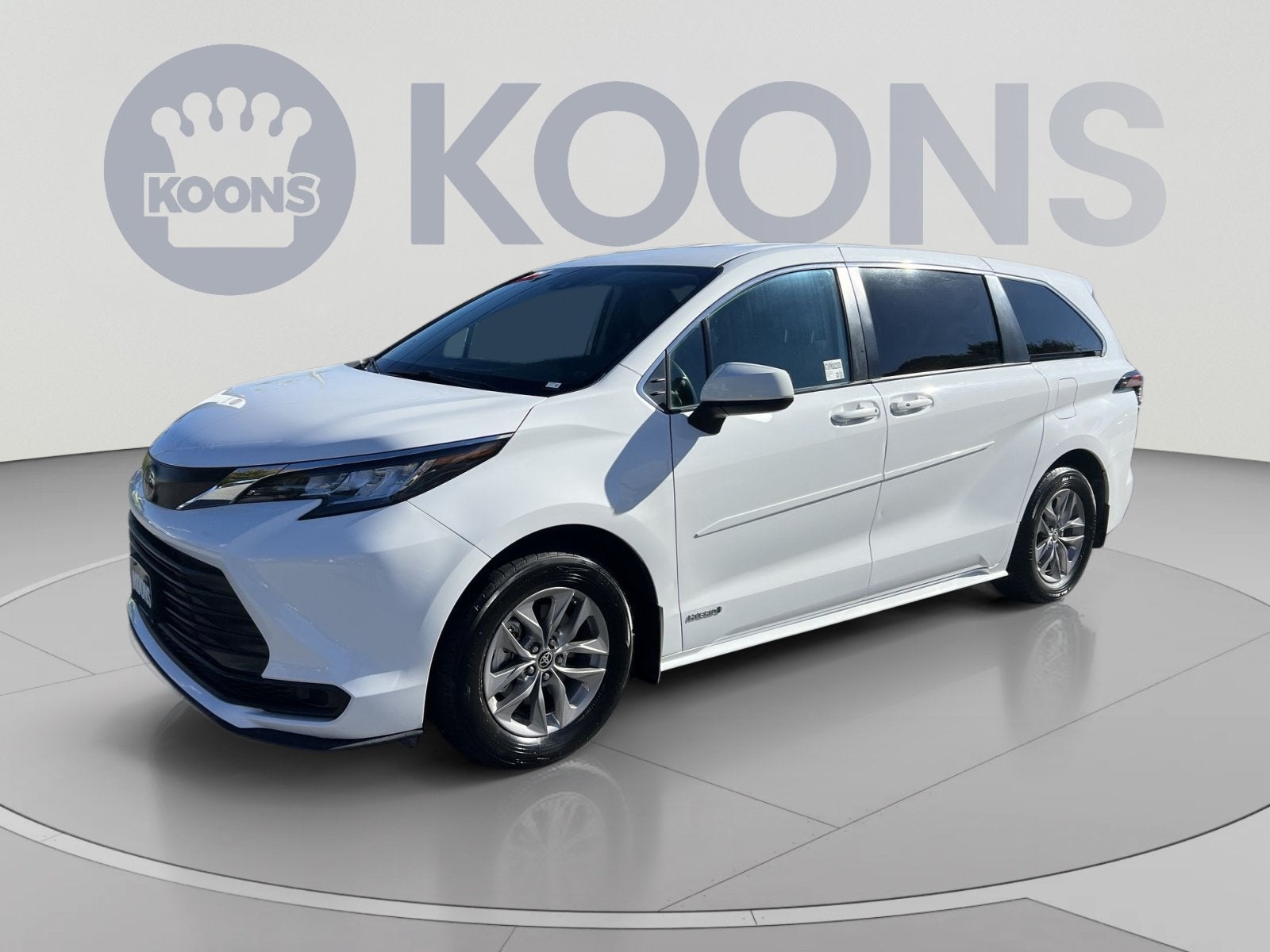 2021 Toyota Sienna LE