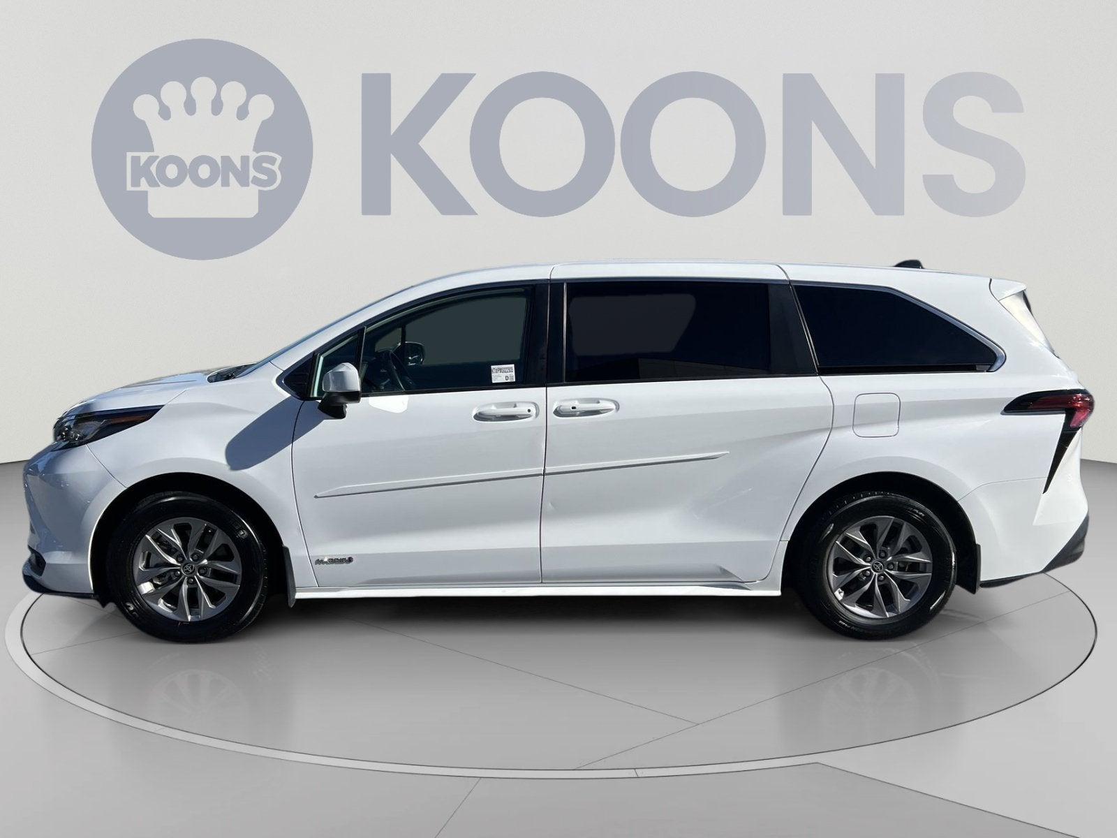 2021 Toyota Sienna LE