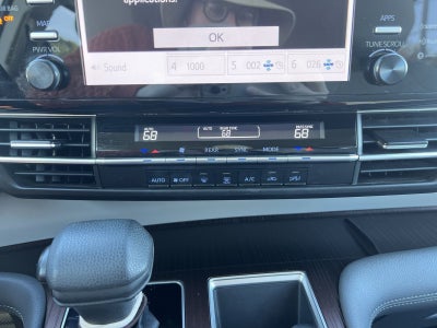 2021 Toyota Sienna LE