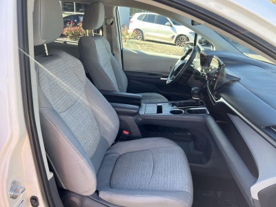 2021 Toyota Sienna LE