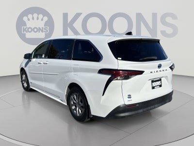 2021 Toyota Sienna LE