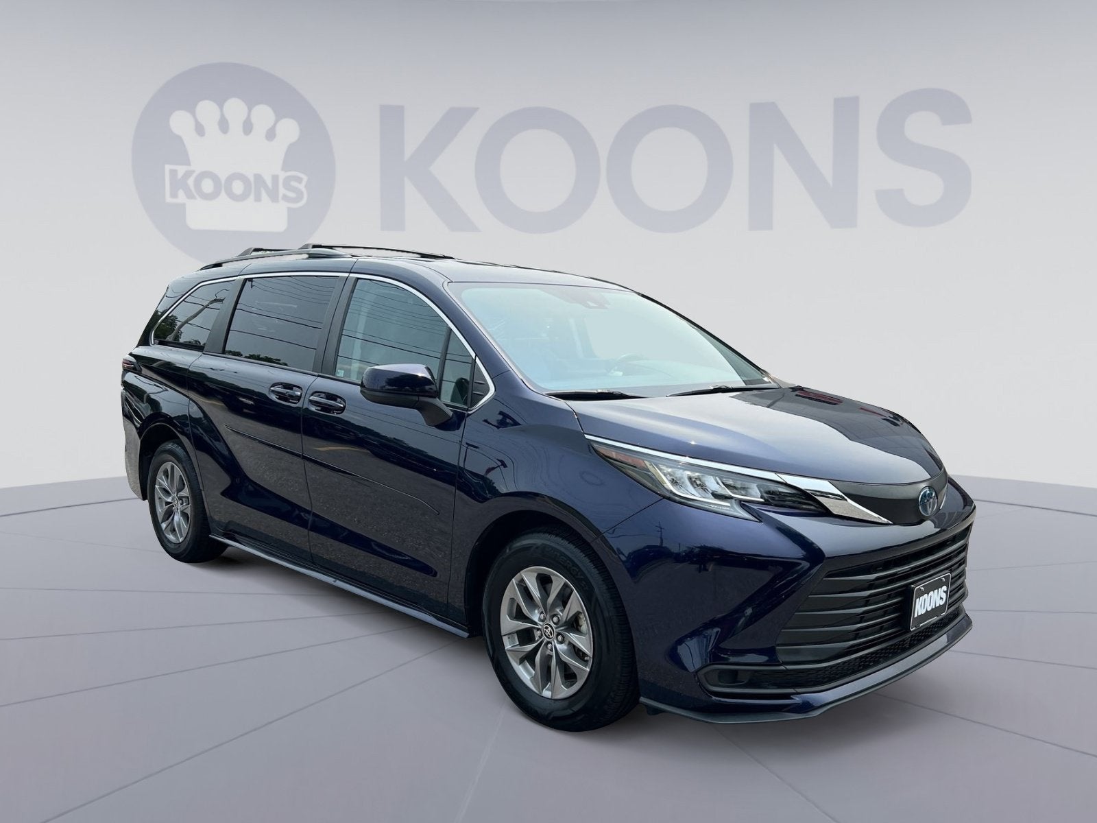2023 Toyota Sienna LE