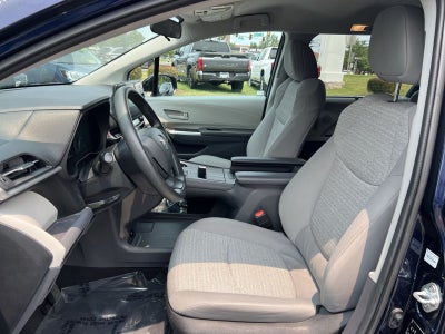 2023 Toyota Sienna LE