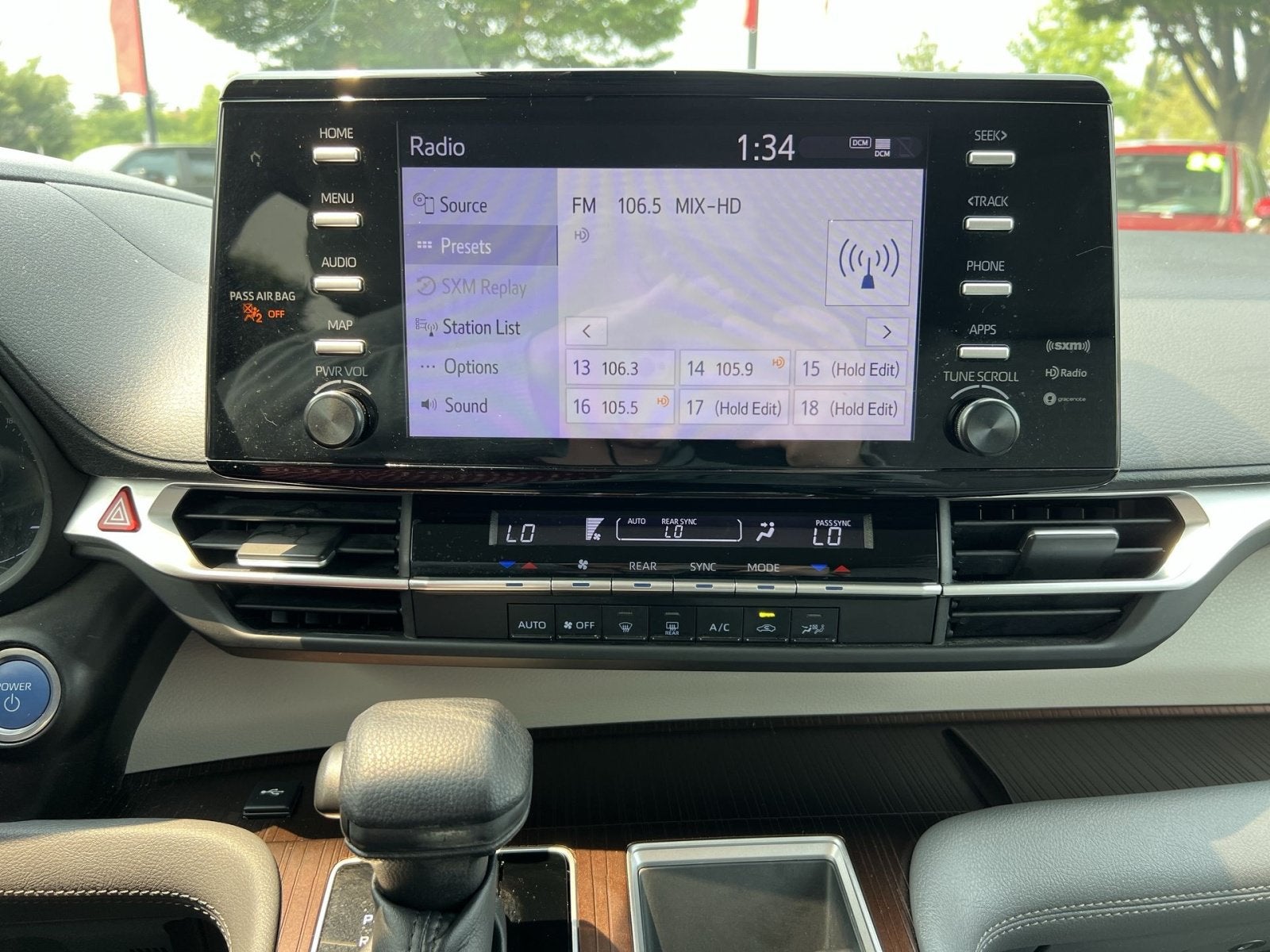 2023 Toyota Sienna LE