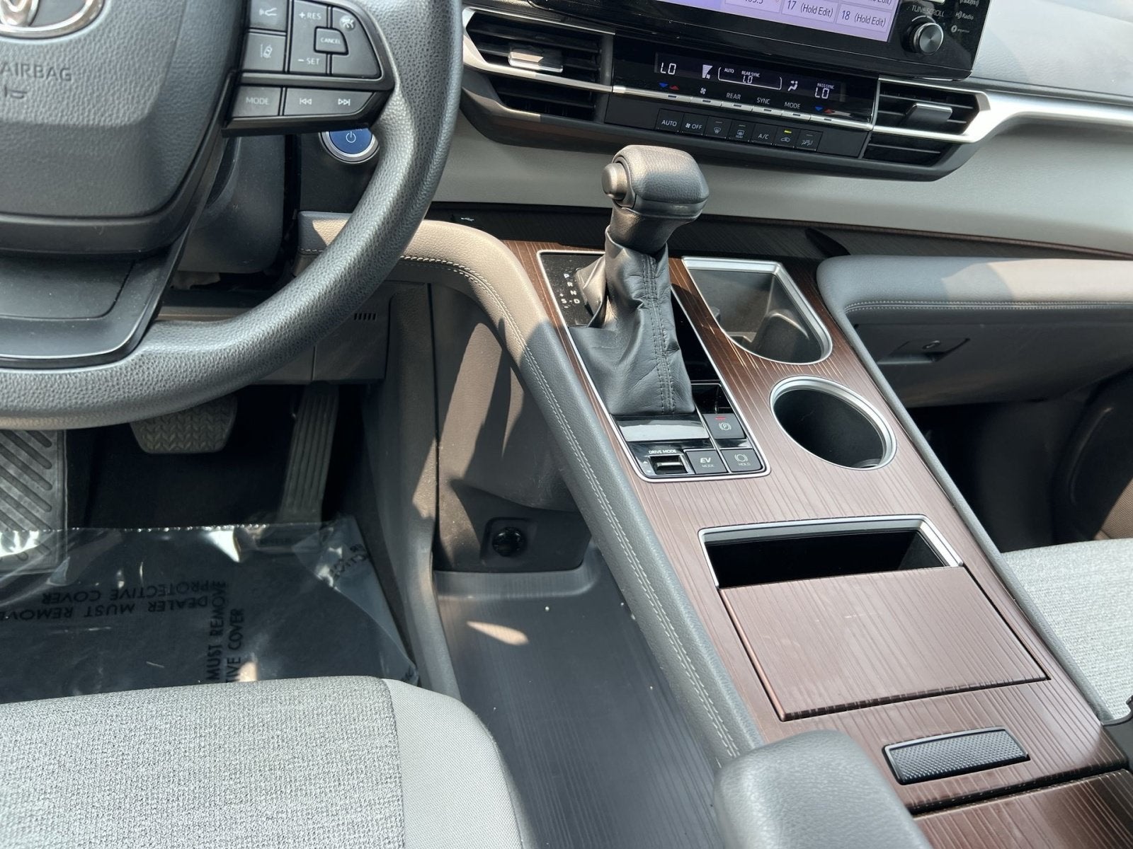 2023 Toyota Sienna LE