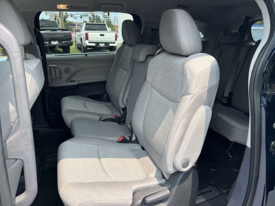 2023 Toyota Sienna LE