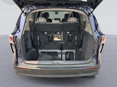 2023 Toyota Sienna LE