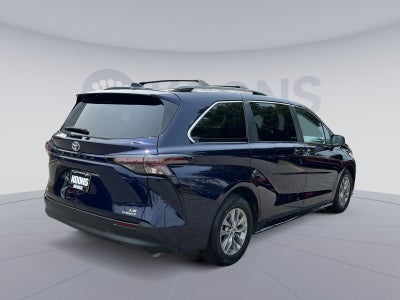 2023 Toyota Sienna LE