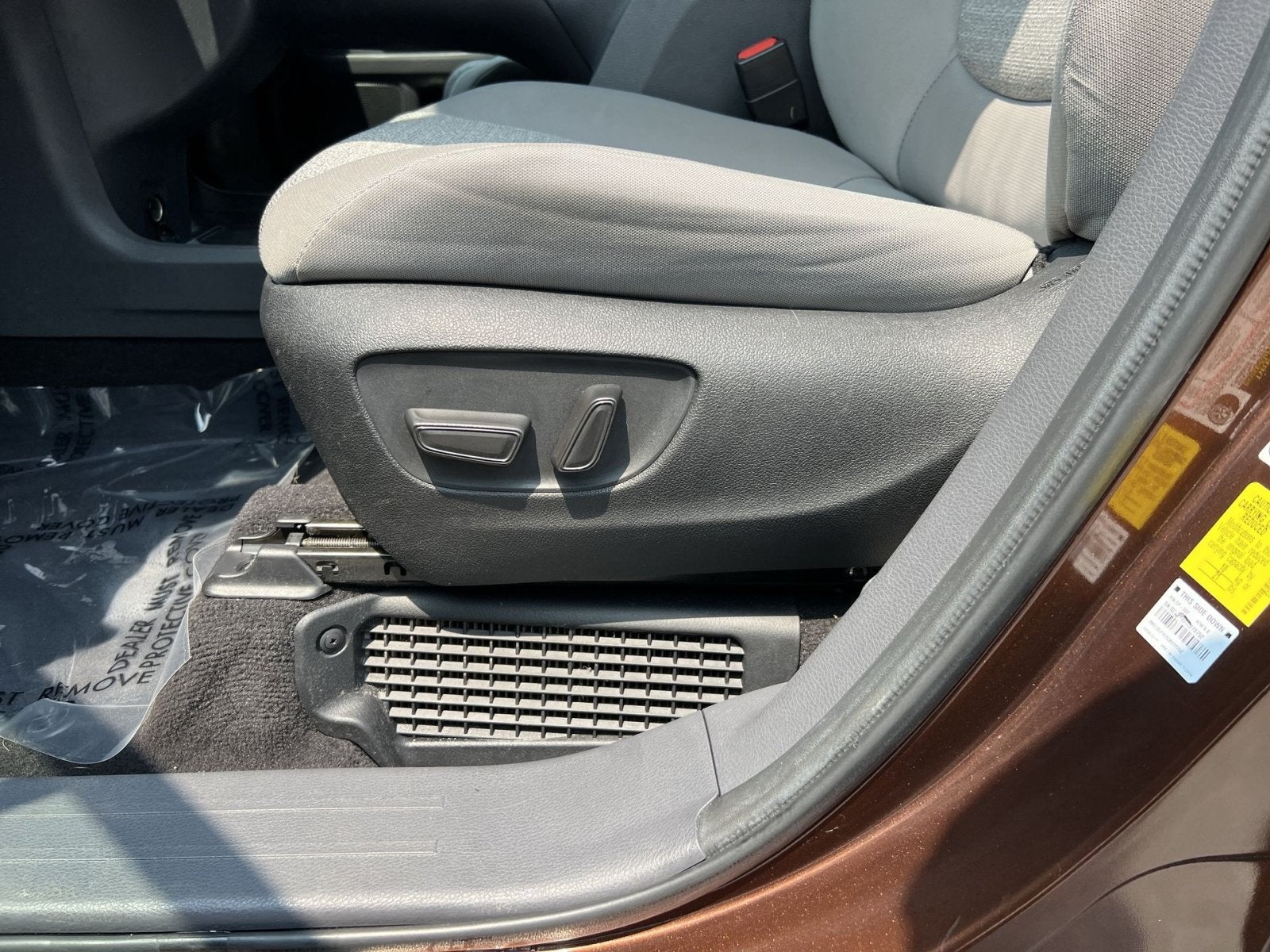 2023 Toyota Sienna LE