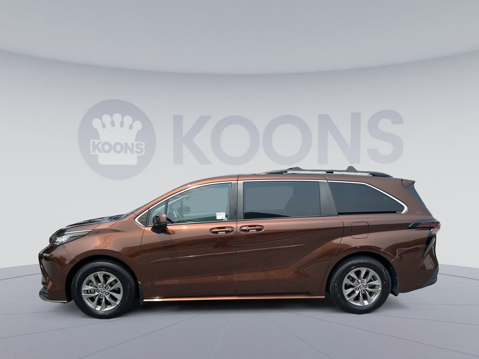 2023 Toyota Sienna LE