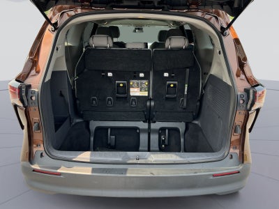 2023 Toyota Sienna LE