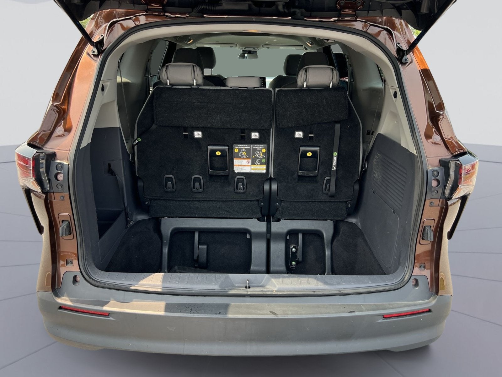2023 Toyota Sienna LE