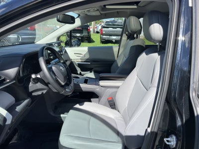 2022 Toyota Sienna XLE