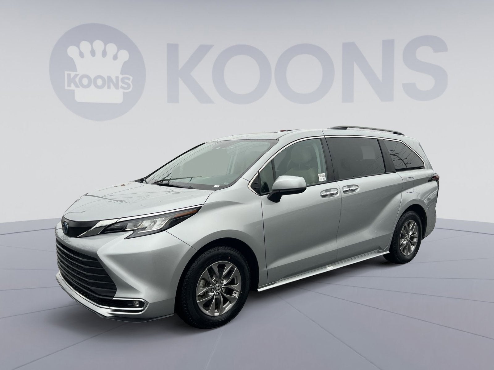 2023 Toyota Sienna XLE