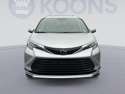 2023 Toyota Sienna XLE