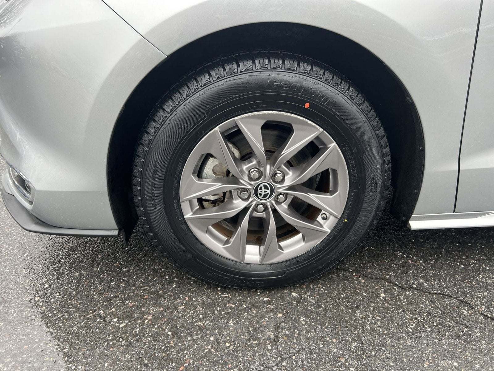 2023 Toyota Sienna XLE