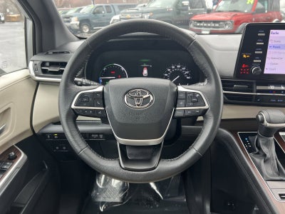 2023 Toyota Sienna XLE